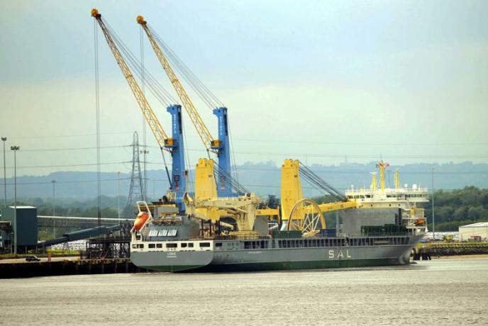 UK: World’s Largest Heavy Lift Vessel Calls at Port of Tyne - WORLD ...