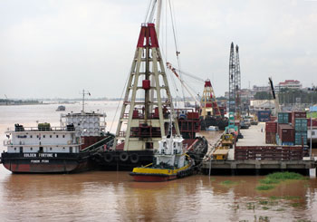 Phnom Penh Autonomous Port Seeks US 6 4m From IPO PORTS SeaNews   Phnom Penh Port1 