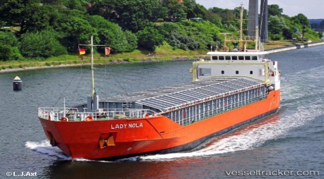 catamaran cargo ship